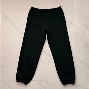 NEW PARKE 
Back to School Heritage Sweatpants 
Size L/XL